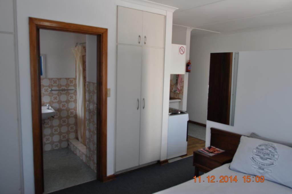 Backpacker Apartments Plettenberg Bay Δωμάτιο φωτογραφία